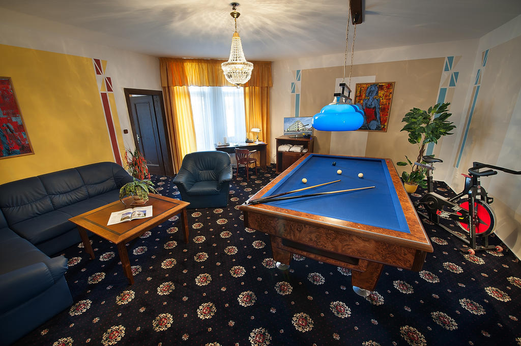 布里奥尼套房酒店 俄斯特拉发 客房 照片